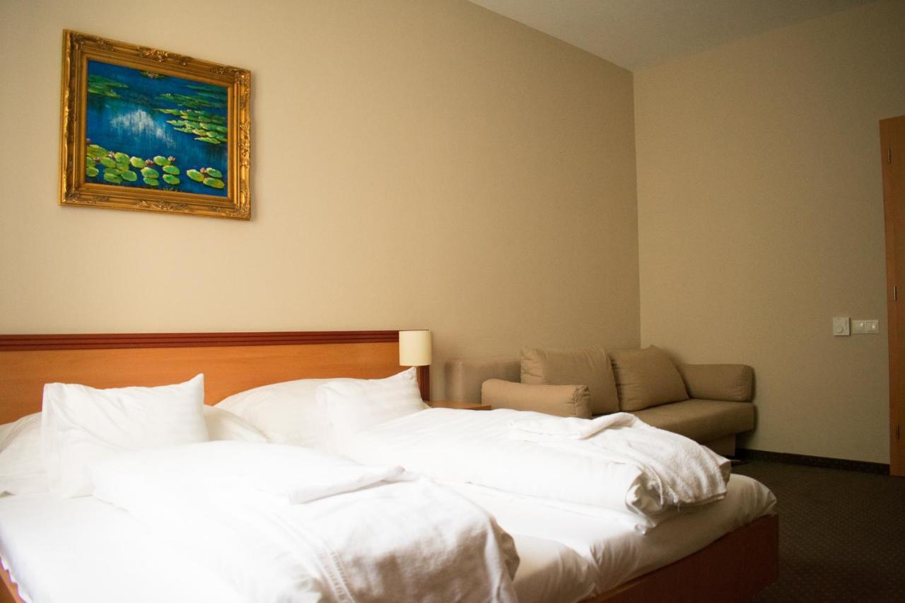 P4W Hotel Residence Szombathely Luaran gambar